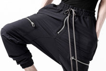 Load image into Gallery viewer, A.F ARTEFACT FRONT ZIP SAROUEL EASY PANTS / STRETCH NYLON (BLACK)