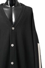 Load image into Gallery viewer, A.F ARTEFACT GEO PATTERN COTTON KNIT CARDIGAN /  (BLACK x IVORY)