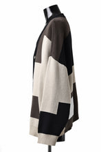 Load image into Gallery viewer, A.F ARTEFACT GEO PATTERN COTTON KNIT CARDIGAN /  (BLACK x GREY x BEIGE)