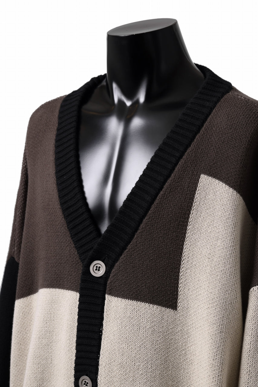 Load image into Gallery viewer, A.F ARTEFACT GEO PATTERN COTTON KNIT CARDIGAN /  (BLACK x GREY x BEIGE)