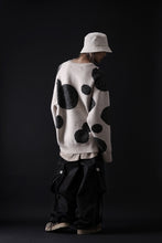 画像をギャラリービューアに読み込む, A.F ARTEFACT POLKA PATTERN KNIT TOPS (BEIGE x GREY)