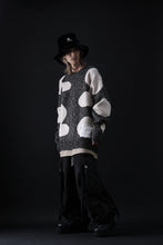 画像をギャラリービューアに読み込む, A.F ARTEFACT POLKA PATTERN KNIT TOPS (GREY x BEIGE)