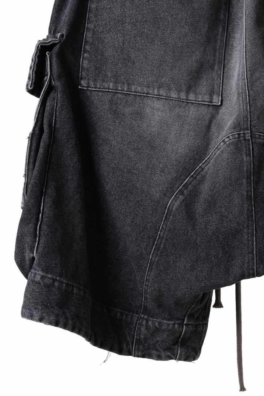 A.F ARTEFACT LOWCROTCH MILITARY WIDE SHORTS / FADED AGEING DENIM (BLACK)