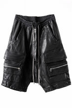 画像をギャラリービューアに読み込む, A.F ARTEFACT LOWCROTCH MILITARY WIDE SHORTS / SOFT GOAT LEATHER (BLACK)