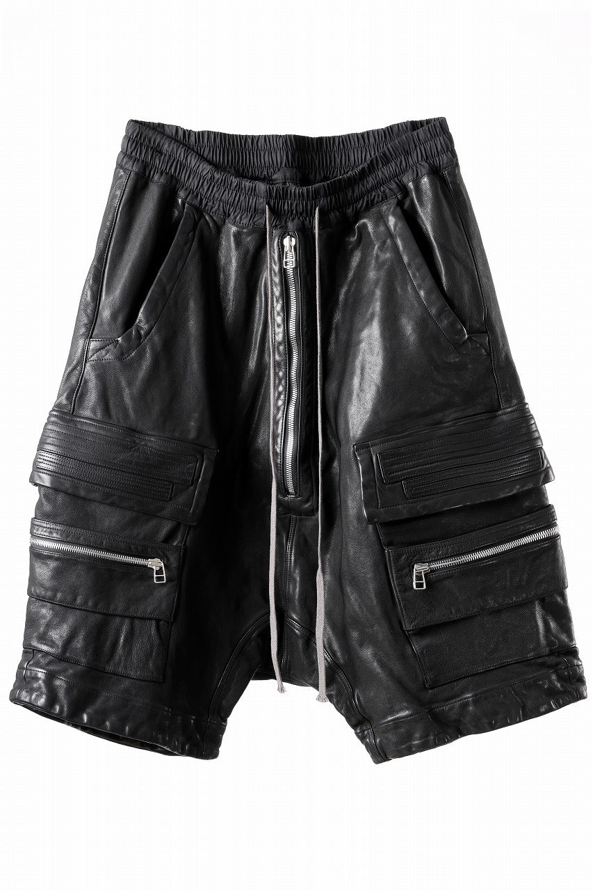 A.F ARTEFACT LOWCROTCH MILITARY WIDE SHORTS / SOFT GOAT LEATHER (BLACK)