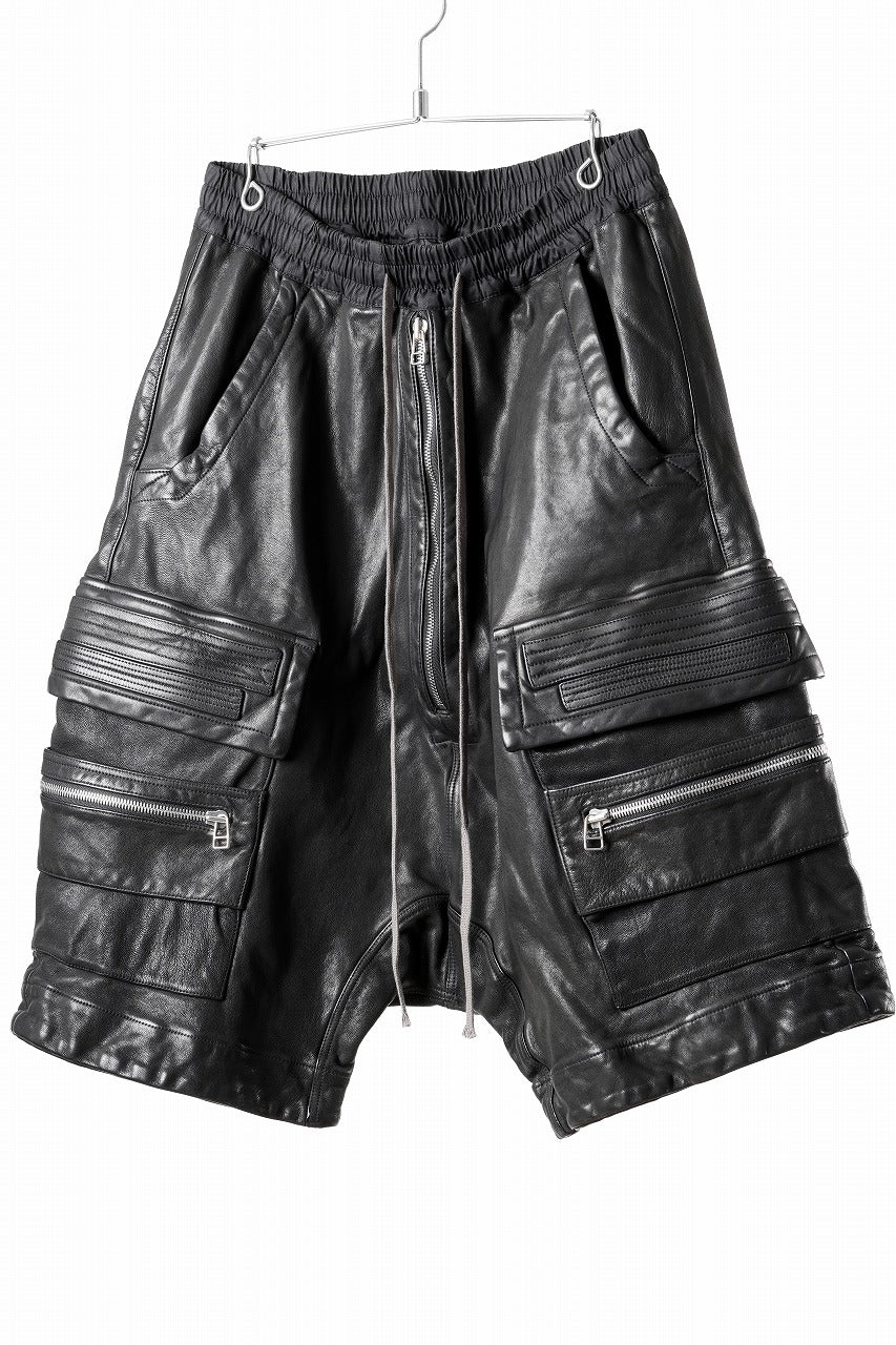 A.F ARTEFACT LOWCROTCH MILITARY WIDE SHORTS / SOFT GOAT LEATHER (BLACK)