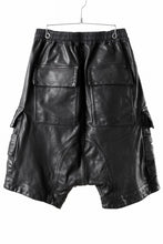 画像をギャラリービューアに読み込む, A.F ARTEFACT LOWCROTCH MILITARY WIDE SHORTS / SOFT GOAT LEATHER (BLACK)