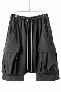 A.F ARTEFACT SARROUEL CARGO SHORTS / TECH-SMOOTH (BLACK)