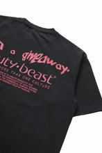 画像をギャラリービューアに読み込む, beauty:beast × IWG ESS GRAPHIC PRINT TEE / 9.1oz MAGNUM (TINK / SUMI BLACK)