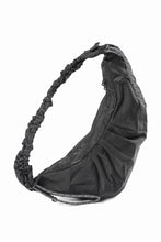 画像をギャラリービューアに読み込む, F/CE. TEXTURED TWILL BODY BAG (BLACK)