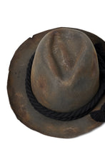 Load image into Gallery viewer, ierib × triangles hat "BURNED FEDORA" / WOOL FELT (GREIGE)