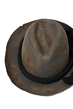 Load image into Gallery viewer, ierib × triangles hat "BURNED FEDORA" / WOOL FELT (GREIGE)
