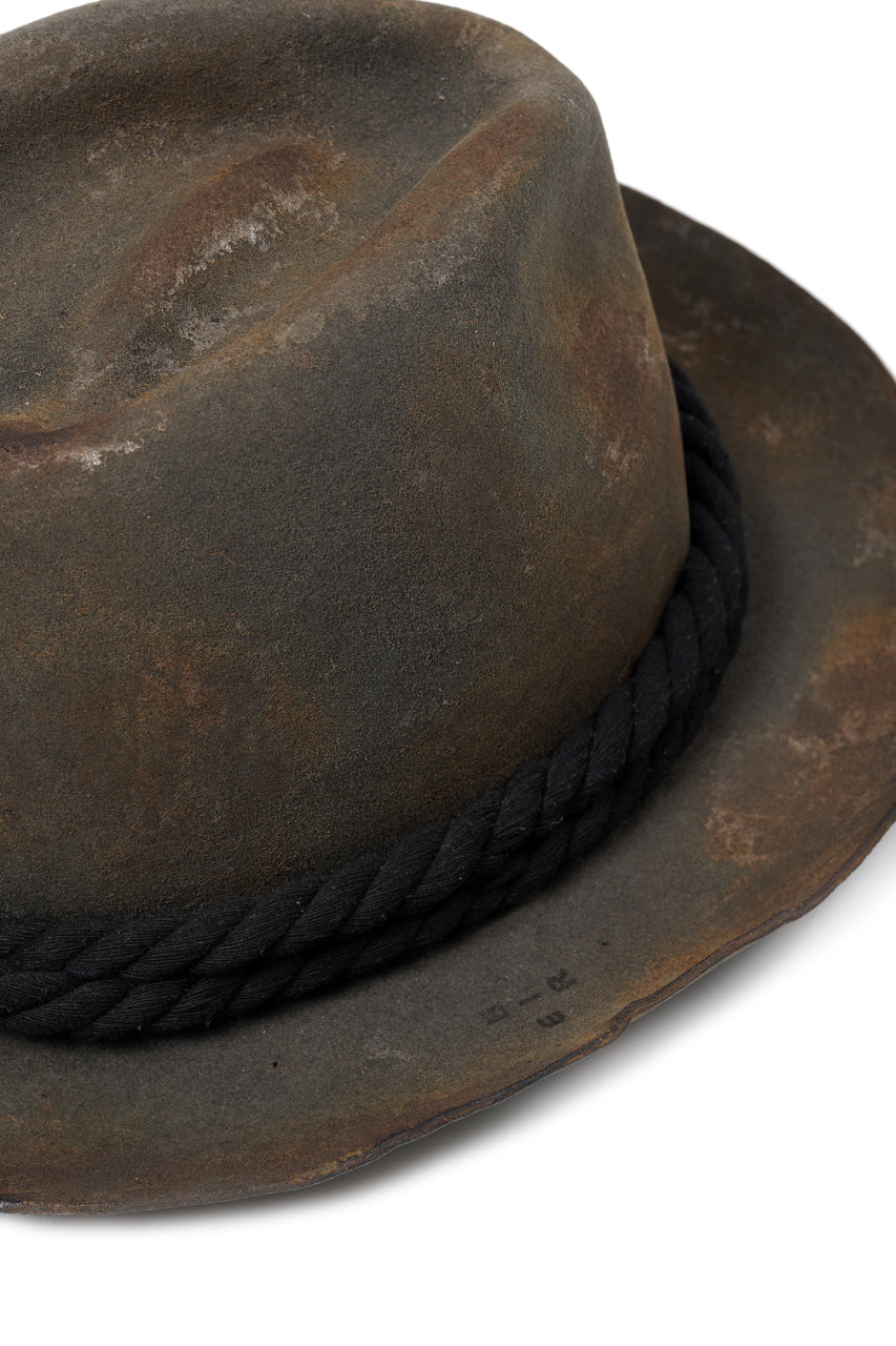 Load image into Gallery viewer, ierib × triangles hat "BURNED FEDORA" / WOOL FELT (GREIGE)