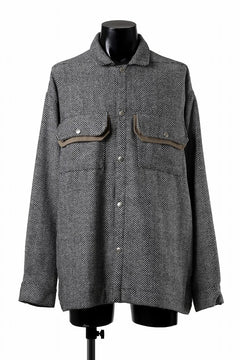 Load image into Gallery viewer, 【SAMPLE SALE】A.F ARTEFACT OVER SIZED SHIRT BLOUSON / WOOL HERRINGBONE (BLACK x WHITE)