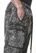 画像をギャラリービューアに読み込む, thom/krom CARGO JOGGER TROUSERS / DYED ORGANIC COTTON (BLACK MARBLE)