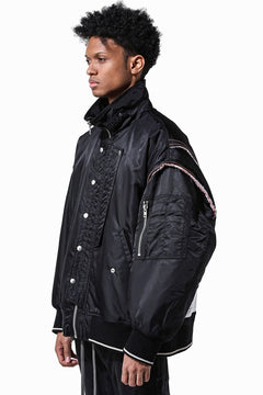 Load image into Gallery viewer, 【SAMPLE SALE】A.F ARTEFACT CUT OFF COMBI TANKER JACKET / LIGHT PADDED (BLACK×ORANGE)