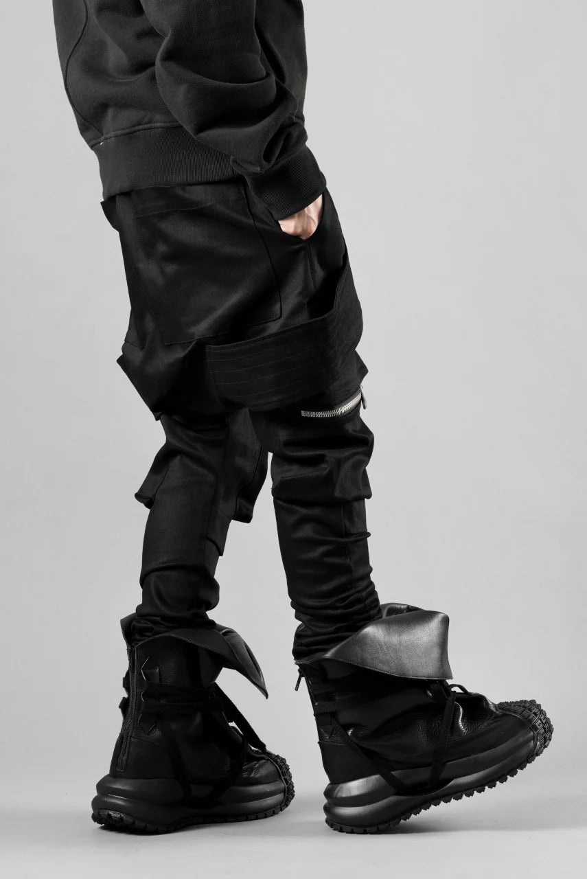 画像をギャラリービューアに読み込む, A.F ARTEFACT FLAP-DETAIL SLIM CARGO PANTS / HI-STRETCH DENIM (BLACK)