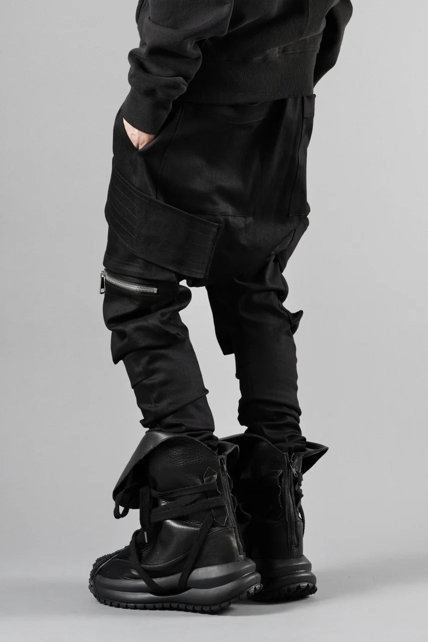 画像をギャラリービューアに読み込む, A.F ARTEFACT FLAP-DETAIL SLIM CARGO PANTS / HI-STRETCH DENIM (BLACK)