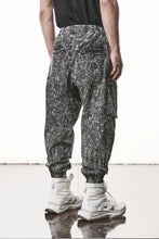画像をギャラリービューアに読み込む, thom/krom CARGO JOGGER TROUSERS / DYED ORGANIC COTTON (BLACK MARBLE)