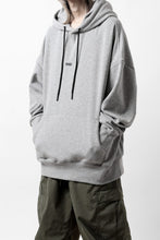 Load image into Gallery viewer, 【SAMPLE SALE】A.F ARTEFACT BOMBERHEAT® BACK LOGO HOODIE (LIGHT GREY)