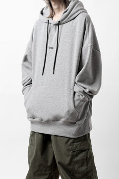 Load image into Gallery viewer, 【SAMPLE SALE】A.F ARTEFACT BOMBERHEAT® BACK LOGO HOODIE (LIGHT GREY)