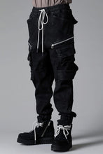 Load image into Gallery viewer, A.F ARTEFACT BELTED DETAIL JOGGER 2.0 / BRUSHED BACK COATING DENIM (BLACK)