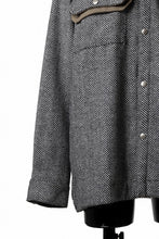 Load image into Gallery viewer, 【SAMPLE SALE】A.F ARTEFACT OVER SIZED SHIRT BLOUSON / WOOL HERRINGBONE (BLACK x WHITE)