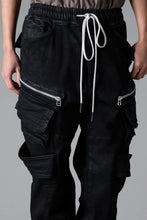 Load image into Gallery viewer, A.F ARTEFACT BELTED DETAIL JOGGER 2.0 / BRUSHED BACK COATING DENIM (BLACK)