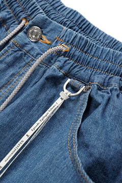 Load image into Gallery viewer, mastermind JAPAN WIDE EASY TROUSERS / LIGHT SMOOTH DENIM (INDIGO)