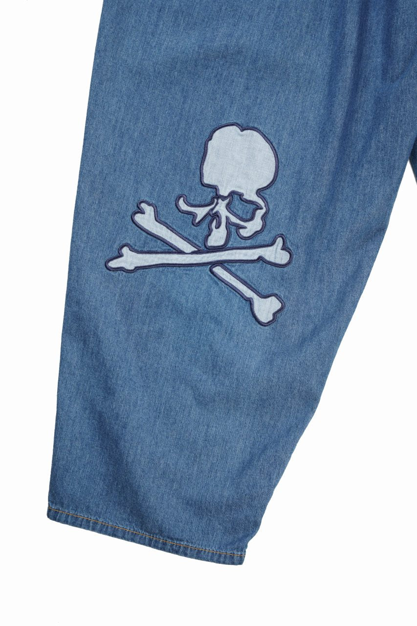 Load image into Gallery viewer, mastermind JAPAN WIDE EASY TROUSERS / LIGHT SMOOTH DENIM (INDIGO)