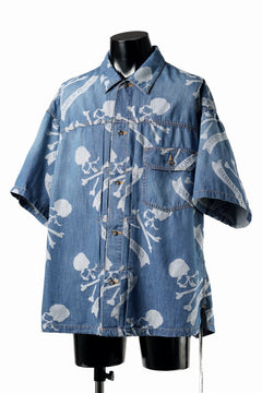 Load image into Gallery viewer, MASTERMIND WORLD ALOHA SS DENIM SHIRT (INDIGO)