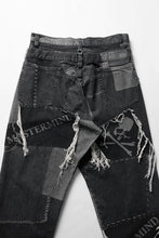 Load image into Gallery viewer, MASTERMIND WORLD PATCHWORK JACQUARD STRAIGHT DENIM PANTS (BLACK)