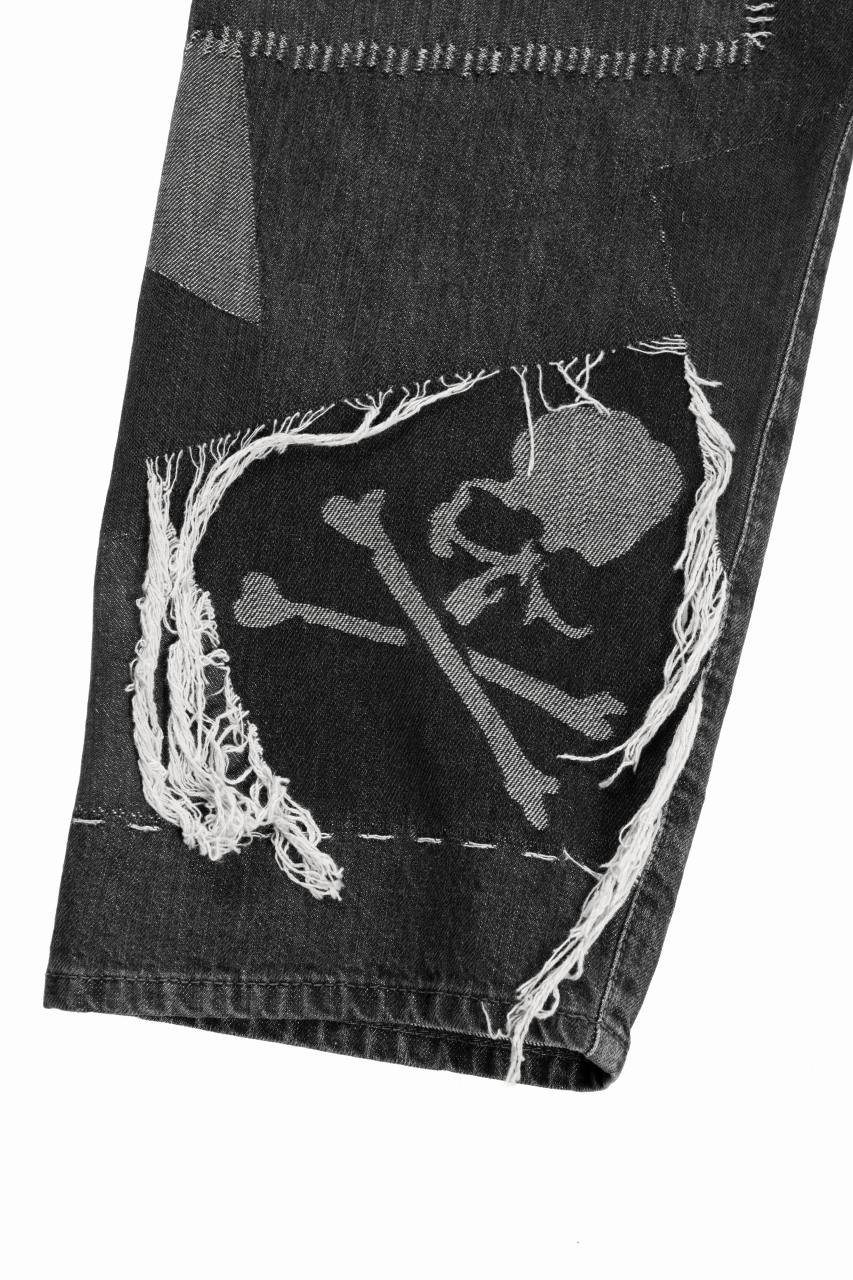 Load image into Gallery viewer, MASTERMIND WORLD PATCHWORK JACQUARD STRAIGHT DENIM PANTS (BLACK)