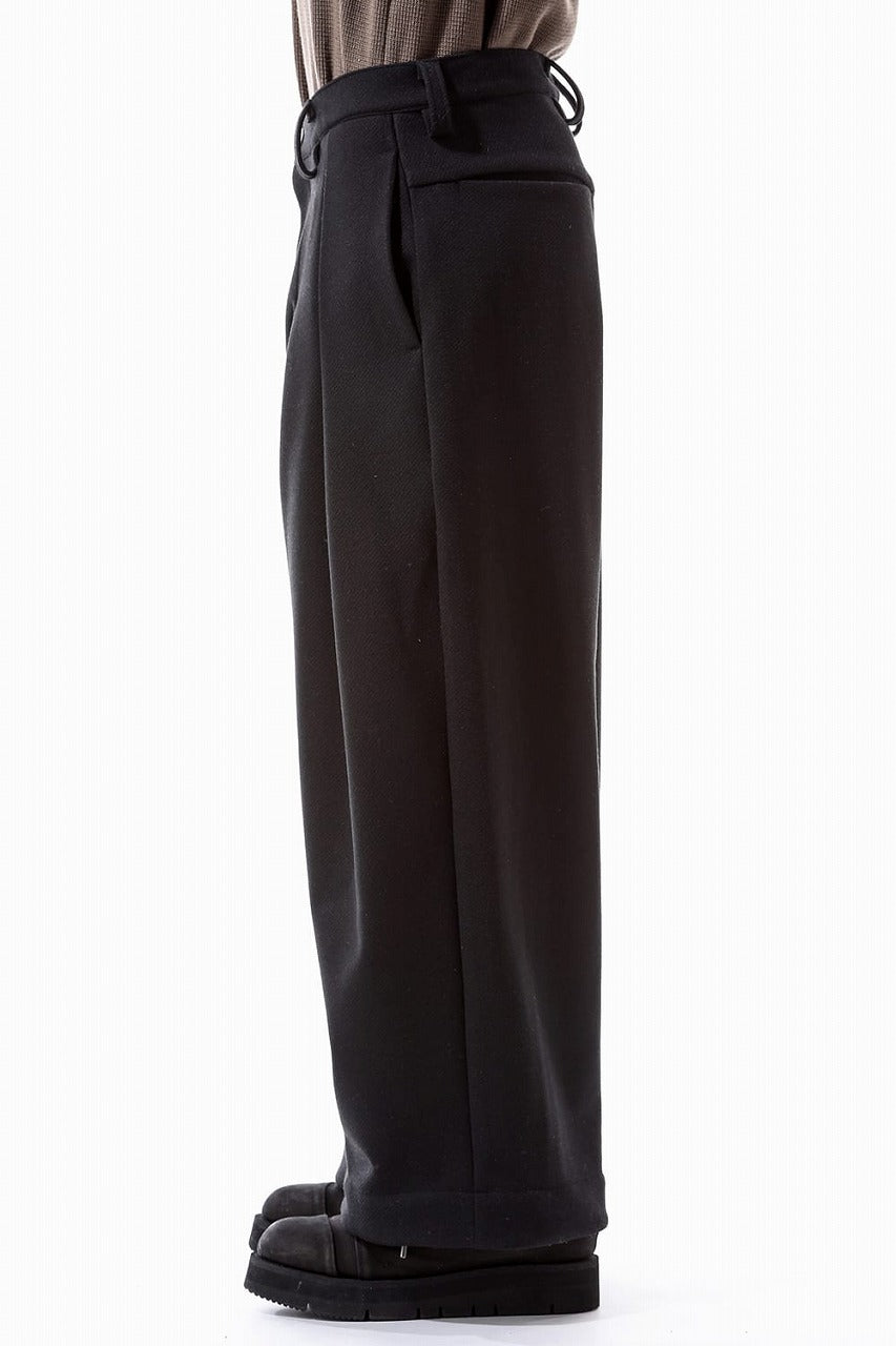 A.F ARTEFACT TUCK WIDE TROUSERS / KNITTED WOOLY TWILL (BLACK)