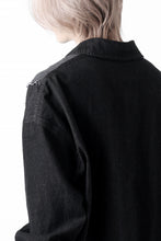 画像をギャラリービューアに読み込む, Feng Chen Wang RAW EDGE PATCHWORK DENIM SHIRT JACKET (BLACK)