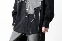 画像をギャラリービューアに読み込む, Feng Chen Wang RAW EDGE PATCHWORK DENIM SHIRT JACKET (BLACK)