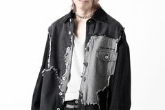 画像をギャラリービューアに読み込む, Feng Chen Wang RAW EDGE PATCHWORK DENIM SHIRT JACKET (BLACK)