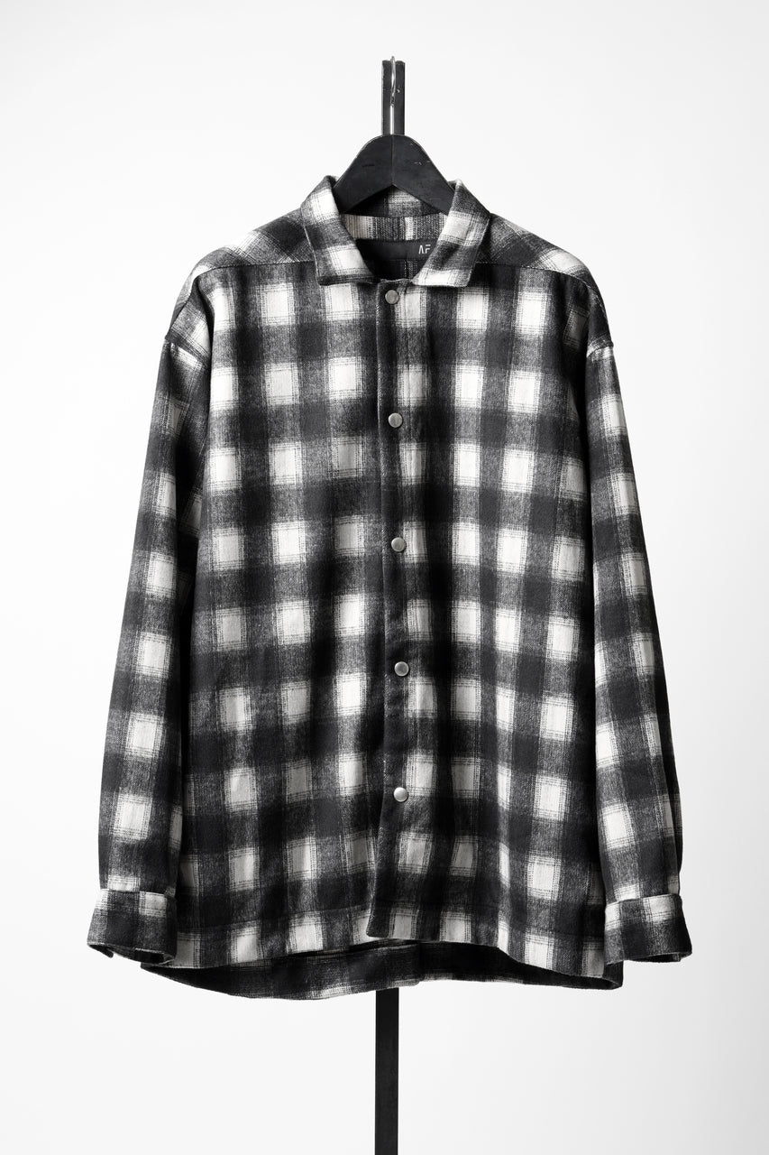 Load image into Gallery viewer, 【SAMPLE】A.F ARTEFACT SNAPPED OVER SHIRT / OMBRE FLANNEL (BLACK x WHITE)