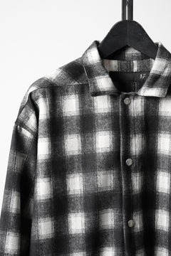 Load image into Gallery viewer, 【SAMPLE】A.F ARTEFACT SNAPPED OVER SHIRT / OMBRE FLANNEL (BLACK x WHITE)