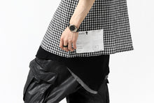 画像をギャラリービューアに読み込む, A.F ARTEFACT &quot;MINIMAL&quot; ROUND-NECK CHECK SHIRT (BLACK x WHITE)