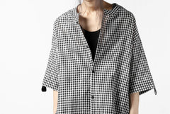 Load image into Gallery viewer, A.F ARTEFACT ROUND NECK CHECKED BIG SHIRT (BLACK x WHITE)