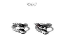 Load image into Gallery viewer, Holzpuppe exclusive Bone ring with White Quartz