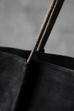 Load image into Gallery viewer, Chörds; ST.R. TOTE BAG / REVERSED HORSE BUTT (BLACK)