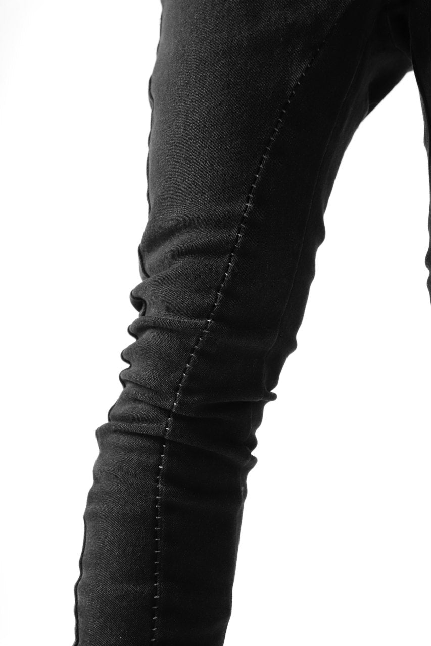 Load image into Gallery viewer, thomkrom OVER LOCKED SKINNY TROUSERS / FADE STRETCH DENIM (BLACK)