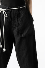 Load image into Gallery viewer, _vital exclusive covered pocket cropped pants / organic linen (BLACK)