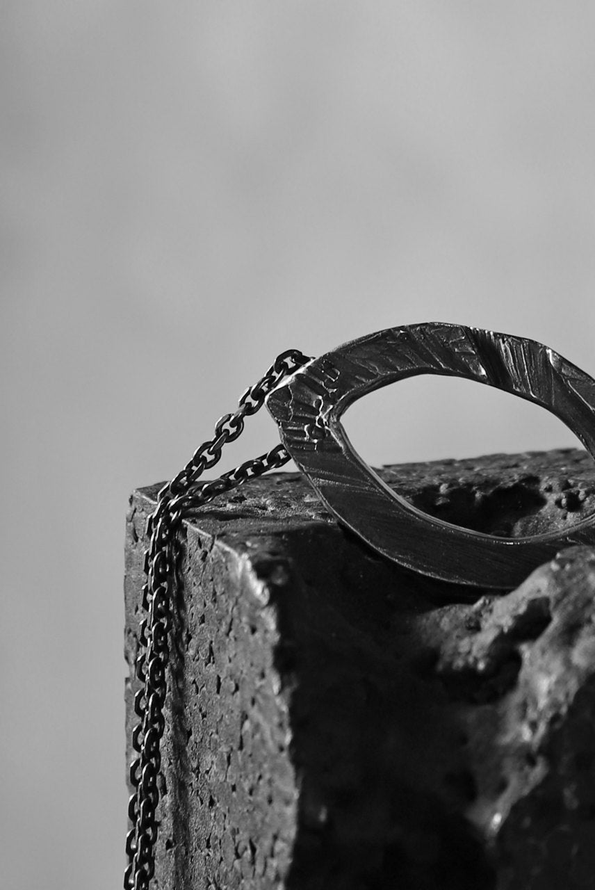 GASPARD HEX Mandorla Pendant / 60cm chain