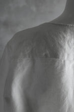 Load image into Gallery viewer, N/07 exclusive Henley Tunica Top [ Pure Linen Weave ] (WHITE)