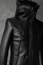 Load image into Gallery viewer, incarnation exclusive SHEEP SHEARLING MOUTON HOODED BLOUSON (BLACK×BLACK)
