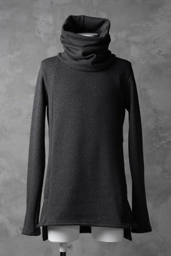 Load image into Gallery viewer, A.F ARTEFACT exclusive BomberHEAT® DRAPED HIGH NECK TOPS (DARK GREY)