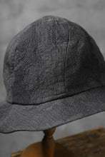 Load image into Gallery viewer, der antagonist. HAND CRAFTED HAT / TEXTURAL JACQUARD (GREY)